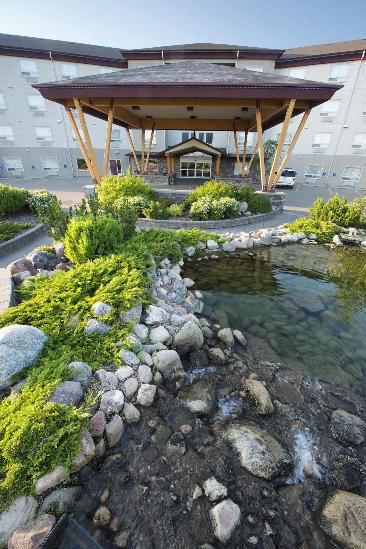 Gold Eagle Lodge Север Батлфорд Экстерьер фото