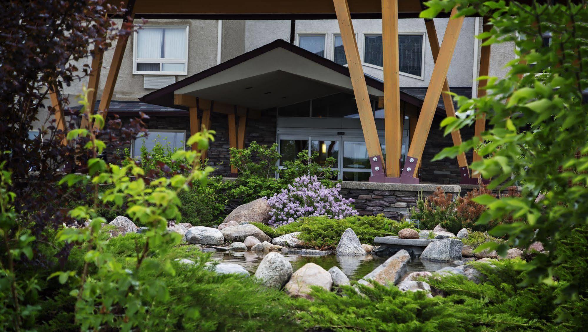 Gold Eagle Lodge Север Батлфорд Экстерьер фото