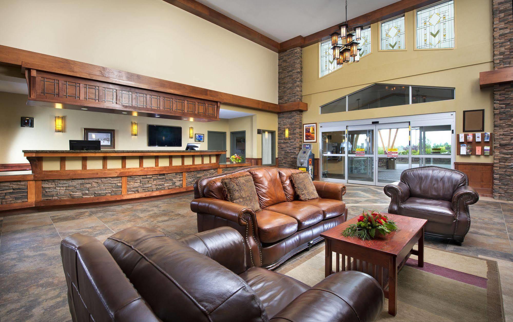 Gold Eagle Lodge Север Батлфорд Экстерьер фото
