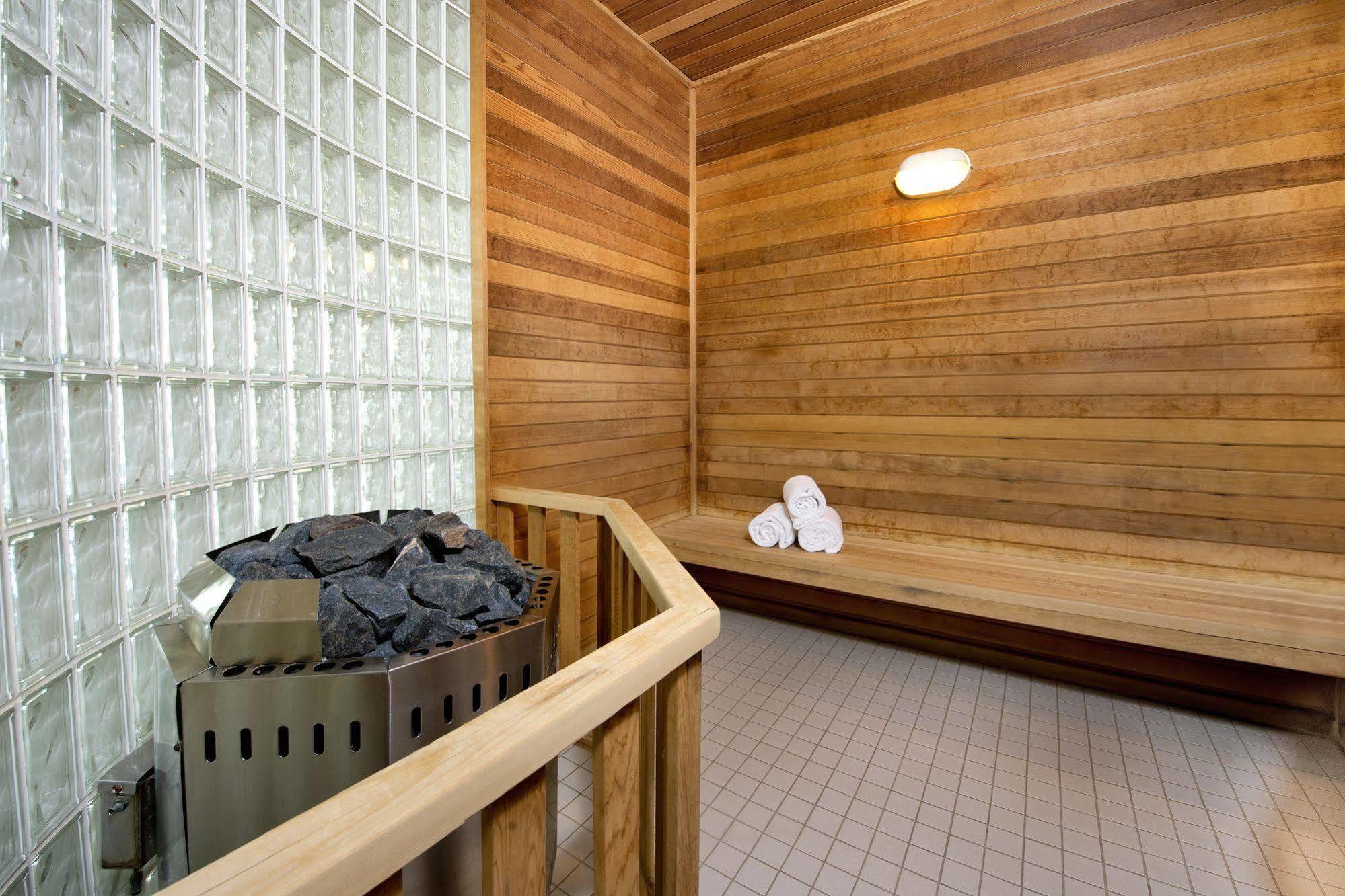 Gold Eagle Lodge Север Батлфорд Экстерьер фото